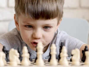 Τα οφέλη που προσφέρει το σκάκι σε ένα παιδί